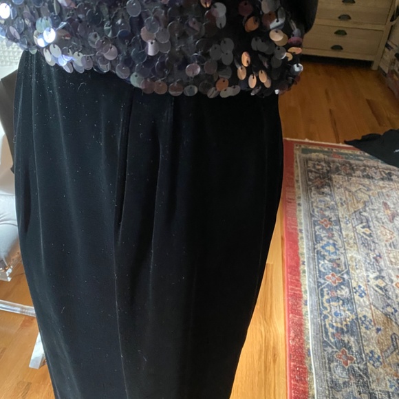 Black Velvet Skirt - Size 8 - Picture 2 of 4